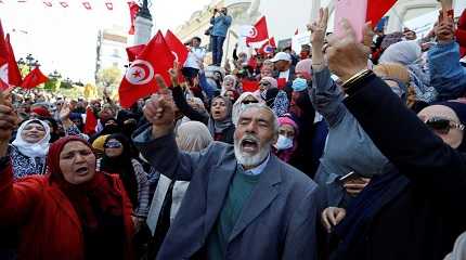 Tunisians protesters