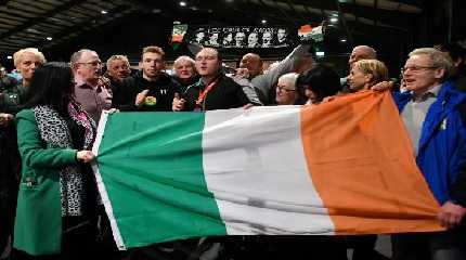 Sinn Fein supporters 