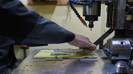 keychains making process from a Russian SU-34 wreck