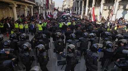 Security forces stand in front central bank