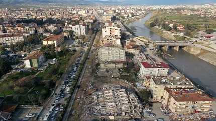 damaged buildings an earthquake