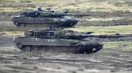 Leopard 2 tanks