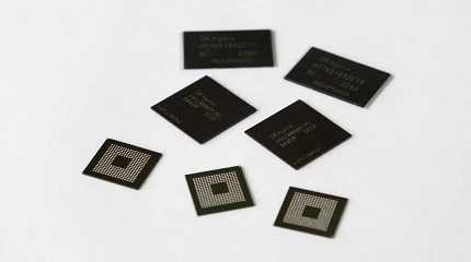 Mobile memory chips