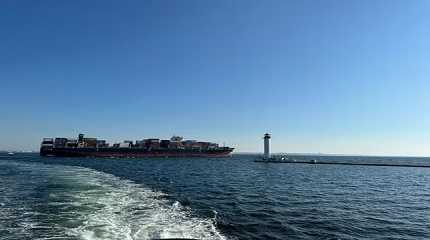 container ship Joseph Schulte