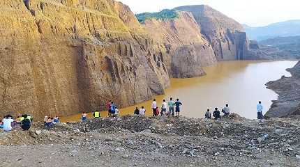 jade mine collapse