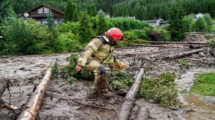 river dam collapsed 