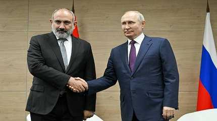 Vladimir Putin and Nikol Pashinyan