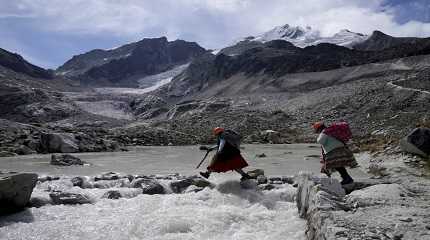 Indigenous Bolivian women