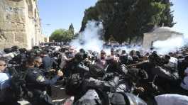 Israeli police clashes with Palestinian 