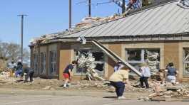 Volunteers clean up at Wynne High School