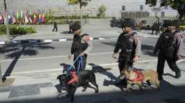 Indonesian police K9 patrol in front of Meruorah hotel