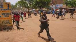 children run in the streets