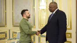 Volodymyr Zelensky meets with Lloyd Austin