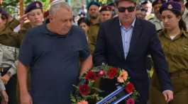 Gadi Eizenkot (L) Minister of Knesset at grave of his son