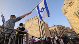 right wing Israelis in Old City